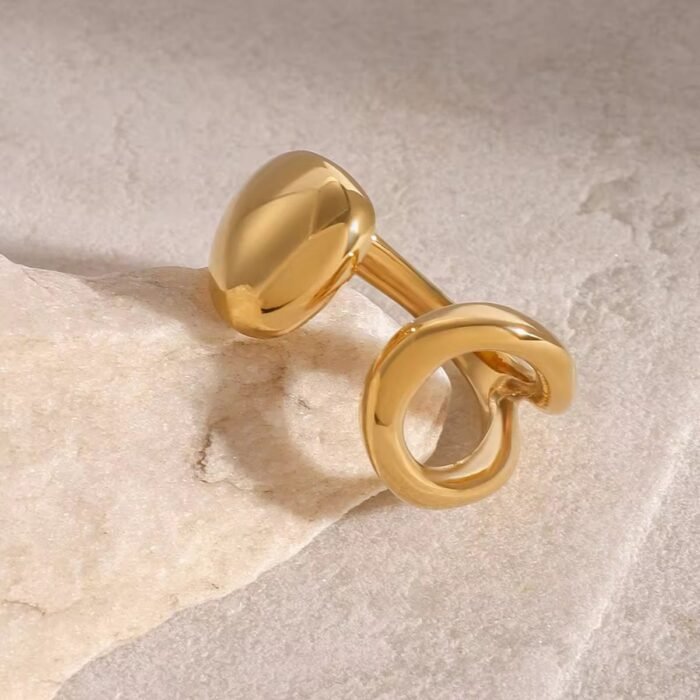 The Chic Gold - Image 2