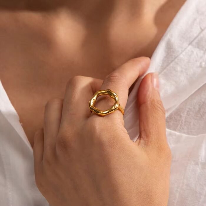 The Round Gold - Image 1