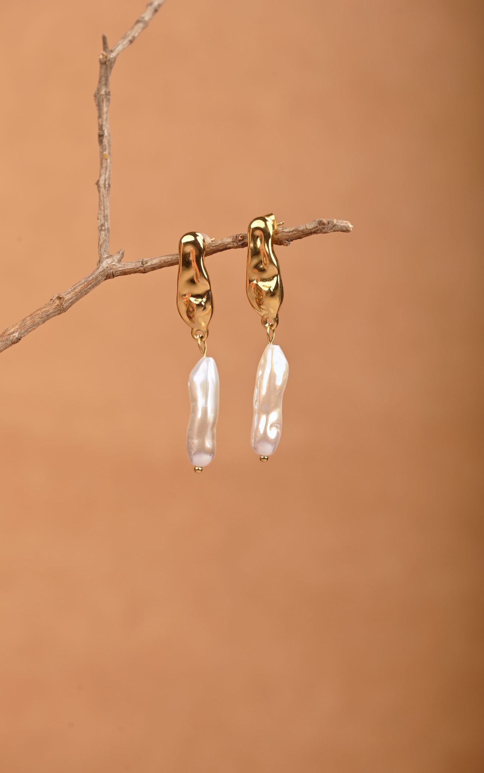 aurelia pearl earrings Aurelia Pearl Earring - Image 1